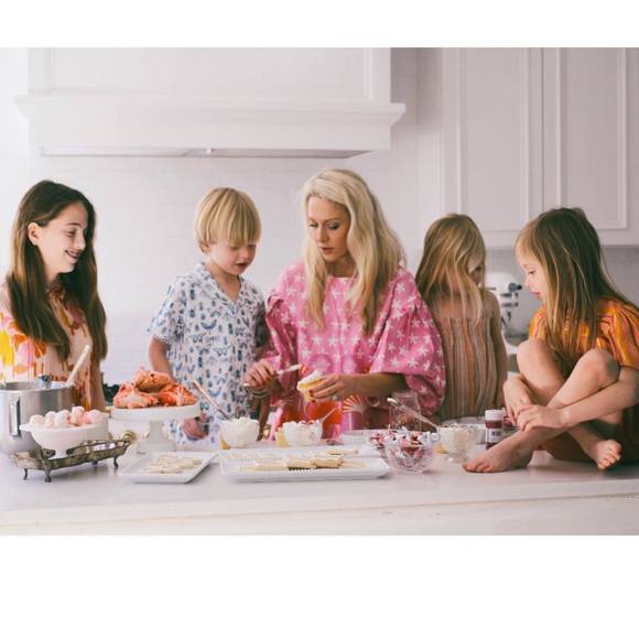 Meet your Posher, Nicole - Picture 1 of 1